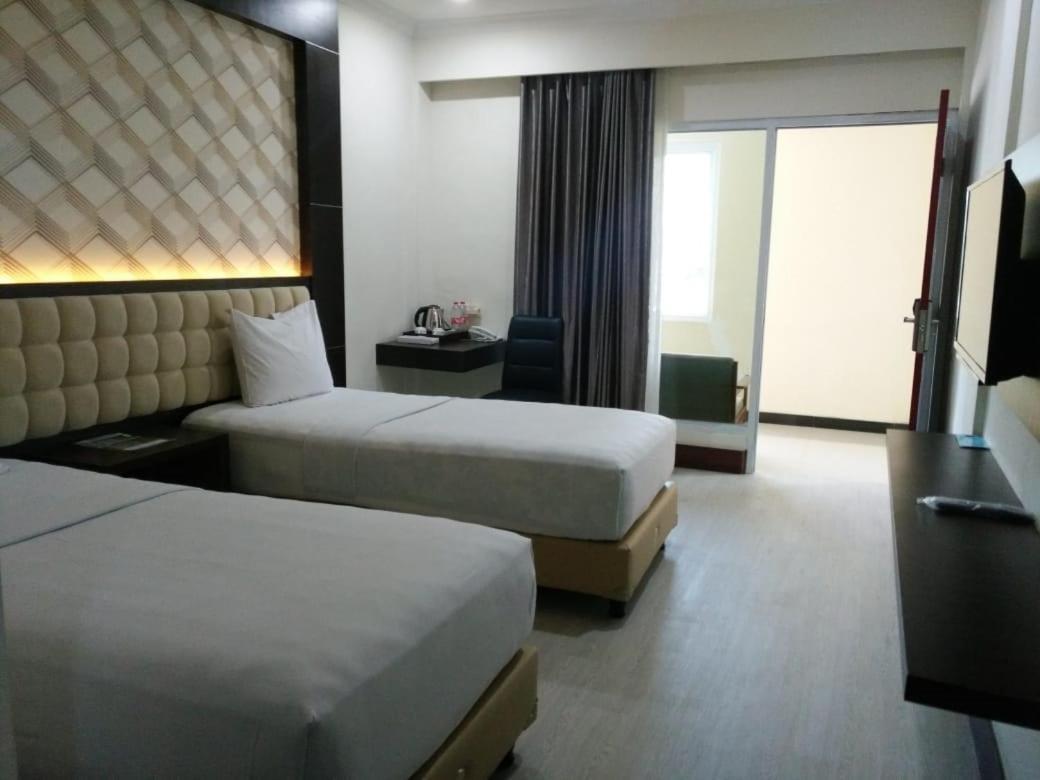 Sindoro Hotel Cilacap By Conary Экстерьер фото