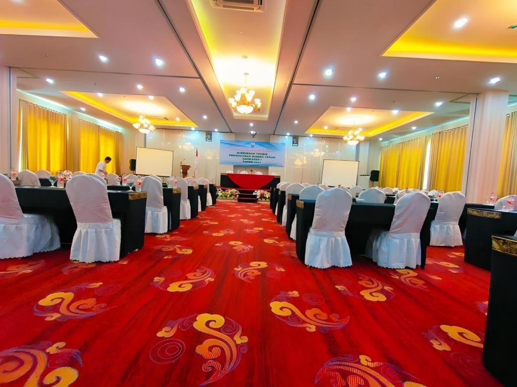 Sindoro Hotel Cilacap By Conary Экстерьер фото