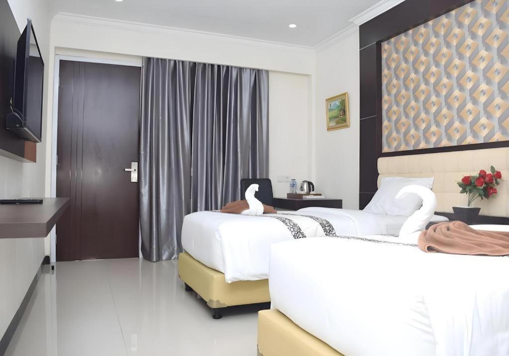 Sindoro Hotel Cilacap By Conary Экстерьер фото