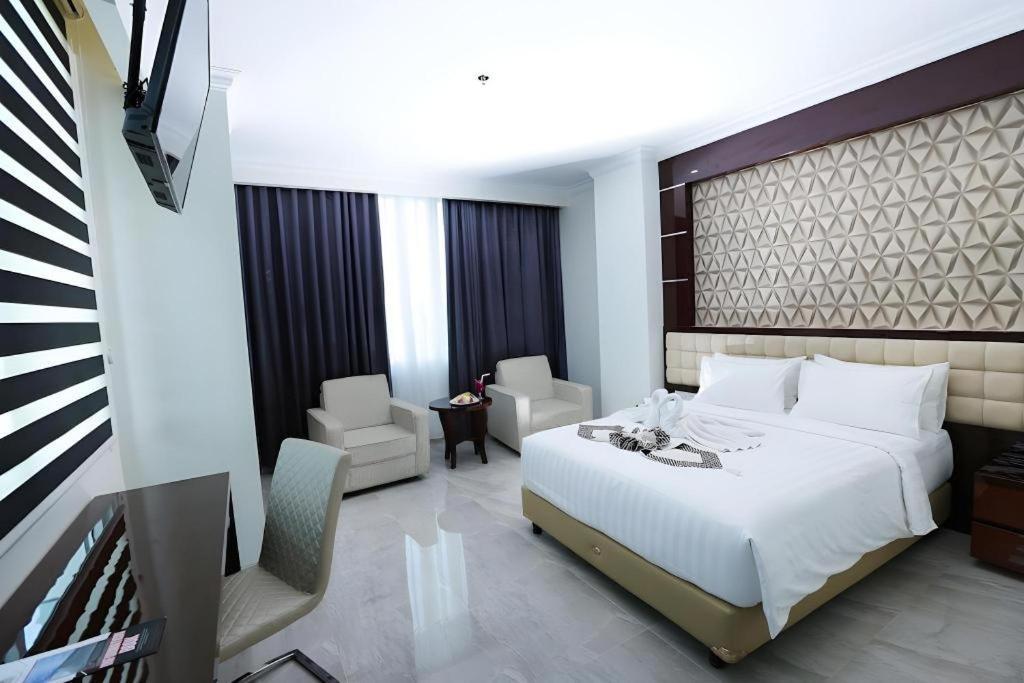 Sindoro Hotel Cilacap By Conary Экстерьер фото